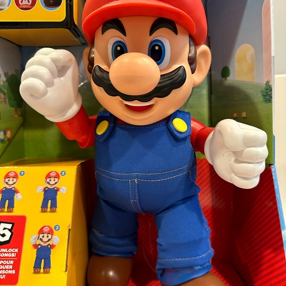 Nintendo SUPER MARIO It's-A Me, Mario! Collectible Action Figure in Red/Blue - Picture 14 of 16